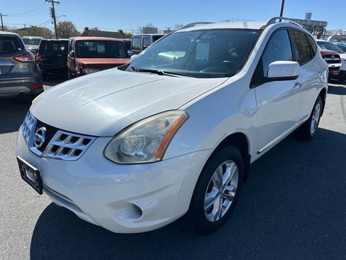 Used 2013 Nissan Rogue SV image 5