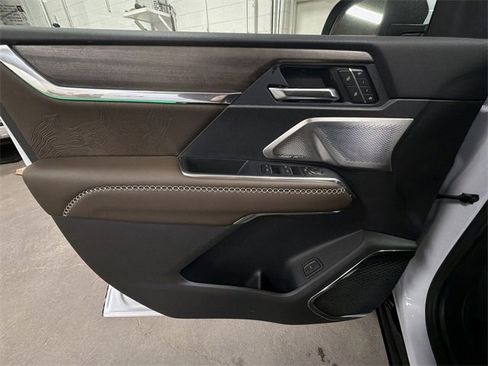 New 2026 GMC Acadia Denali Ultimate w/ LPO, Floor Liner Package image 56