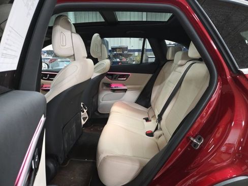 Certified 2025 Mercedes-Benz GLC 300 4MATIC image 6