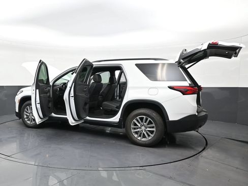 Used 2024 Chevrolet Traverse LT FWD image 28