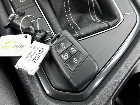 Used 2022 Volkswagen Tiguan SE FWD image 37