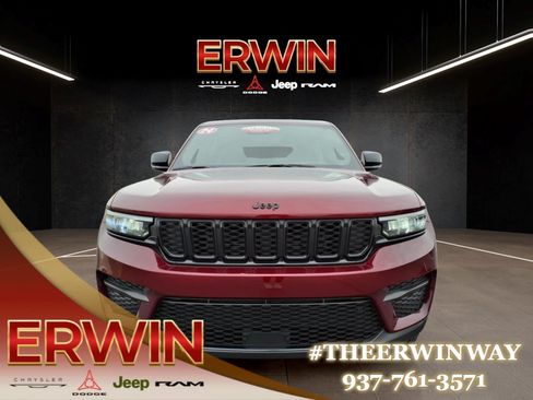 Certified 2024 Jeep Grand Cherokee Altitude AWD/4WD image 2