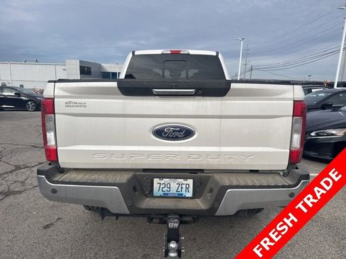 Used 2017 Ford F250 Lariat w/ Chrome Package image 5