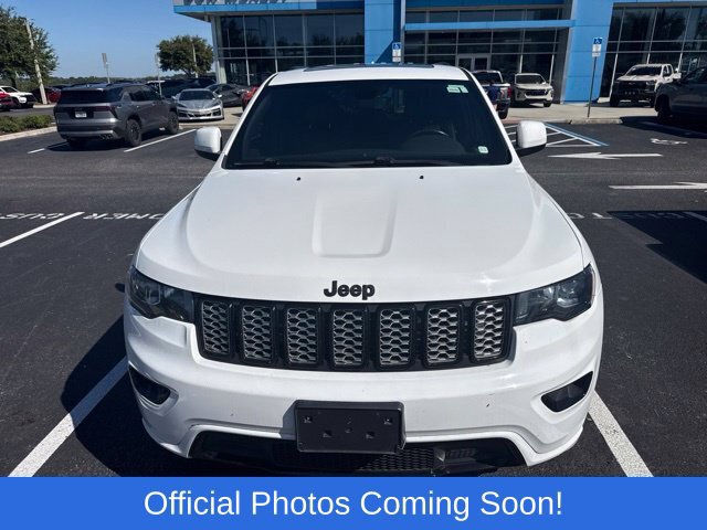 Used 2020 Jeep Grand Cherokee Altitude AWD/4WD image 3
