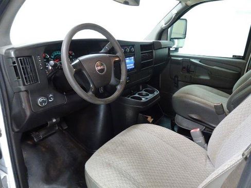 Used 2014 GMC Savana 3500 image 25
