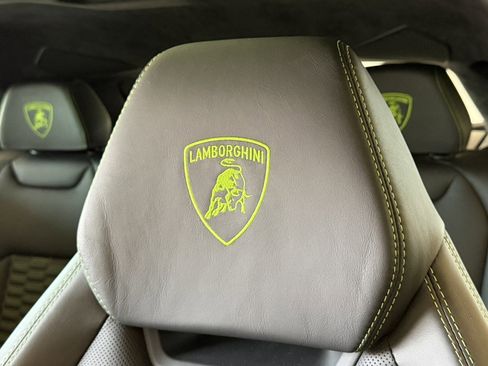 Used 2022 Lamborghini Urus image 47