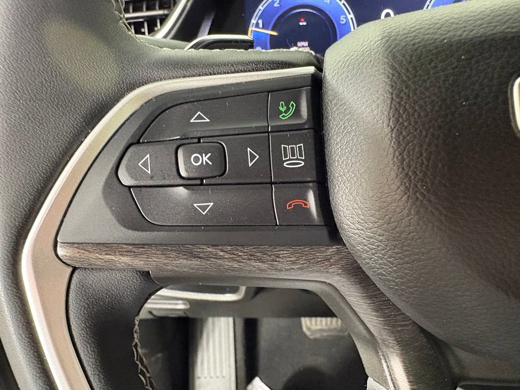 Used 2024 Jeep Grand Cherokee L Limited RWD image 25