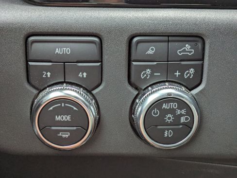 Used 2022 GMC Sierra 1500 SLT image 13