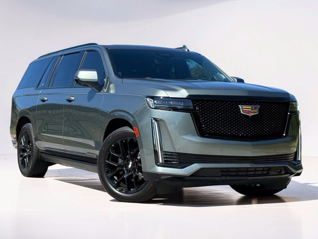 Used 2023 Cadillac Escalade ESV Sport Platinum w/ Heavy-Duty Trailer Package AWD/4WD image 2