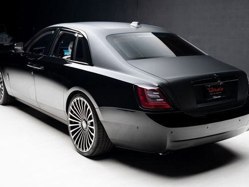 Used 2022 Rolls-Royce Ghost w/ Ghost Package image 23