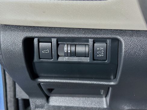 Used 2025 Subaru Forester Premium image 17