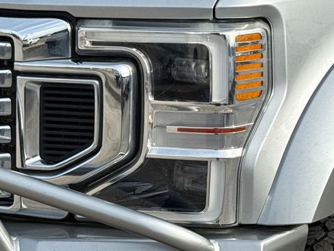 Used 2022 Ford F450 Platinum w/ FX4 Off-Road Package image 4