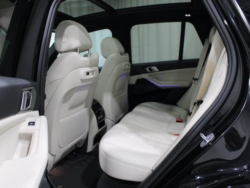 Used 2019 BMW X5 xDrive40i w/ M Sport Package AWD/4WD image 23