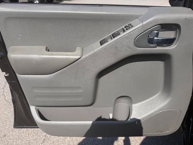 Used 2017 Nissan Frontier SV AWD/4WD image 10