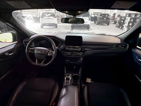 Used 2023 Ford Escape ST-Line AWD/4WD image 10