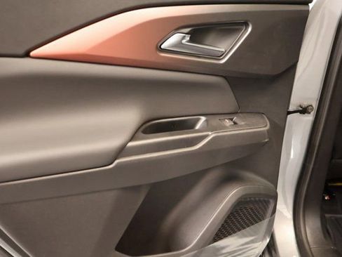 New 2026 Chevrolet Equinox EV RS image 26