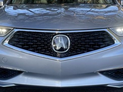 Used 2018 Acura TLX image 11