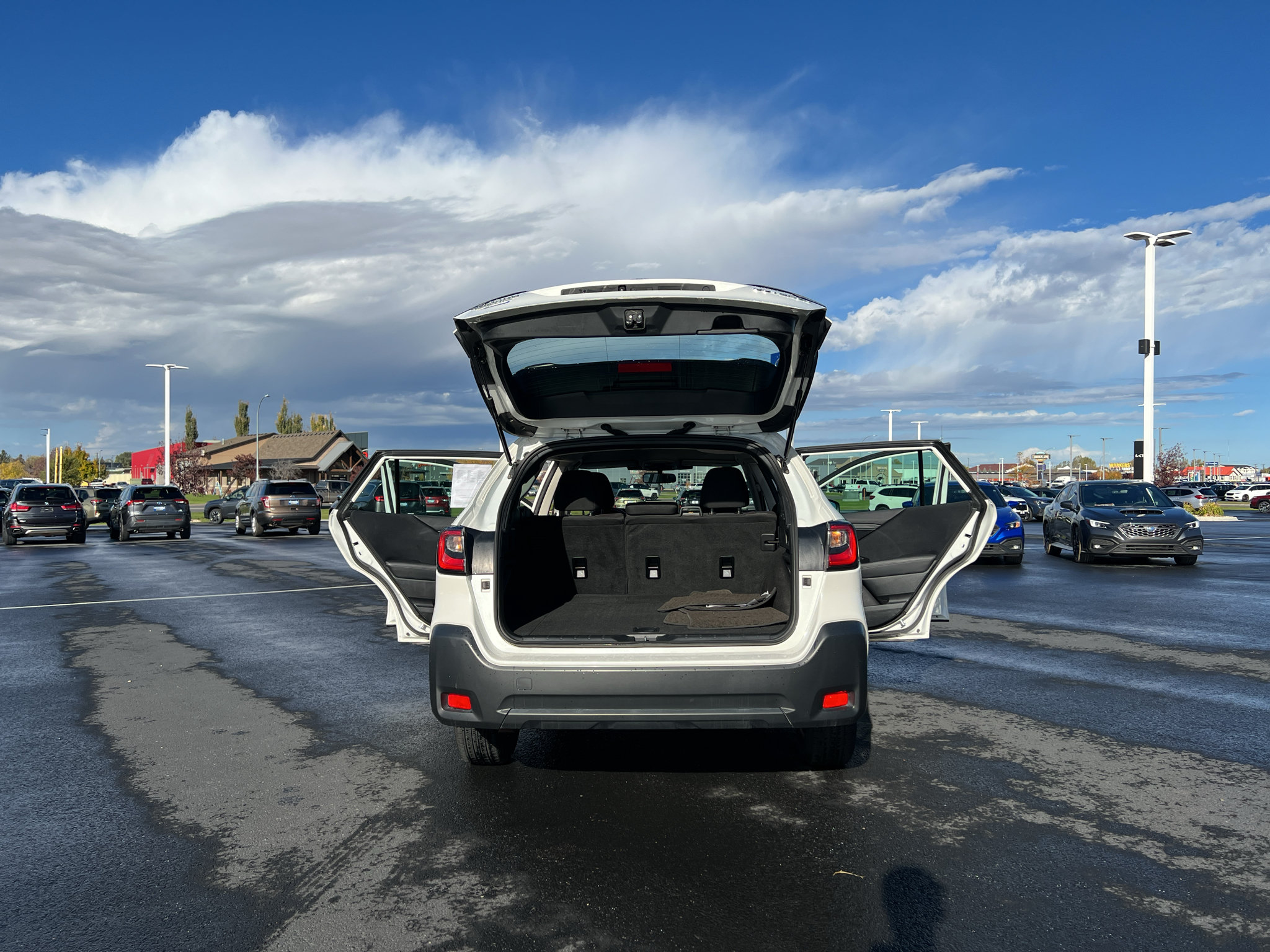 Used 2024 Subaru Outback AWD/4WD image 6