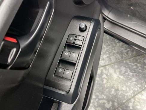 Used 2022 Toyota Tacoma SR AWD/4WD image 7