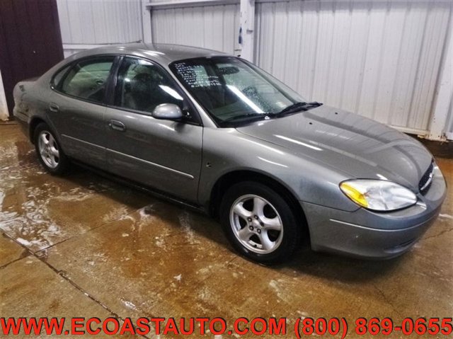 Used 2002 Ford Taurus SES FWD image 1