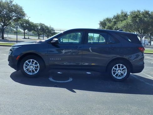 Used 2022 Chevrolet Equinox LS FWD image 9