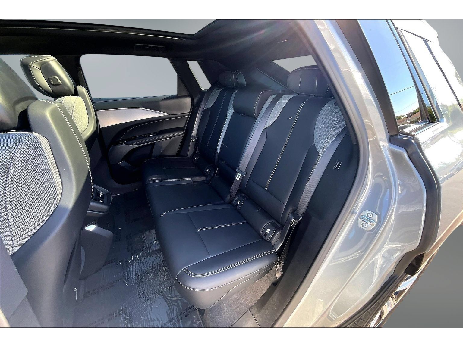 Used 2024 Cadillac Lyriq Tech w/ Driver Assist Package AWD/4WD image 22