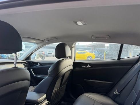 Used 2018 Kia Stinger image 12