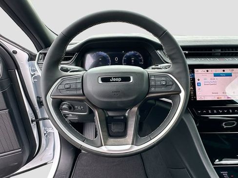 New 2026 Jeep Grand Cherokee Altitude AWD/4WD image 8