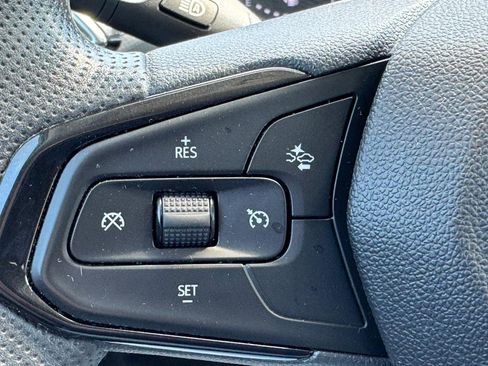 Used 2021 Chevrolet TrailBlazer LT w/ Convenience Package FWD image 17