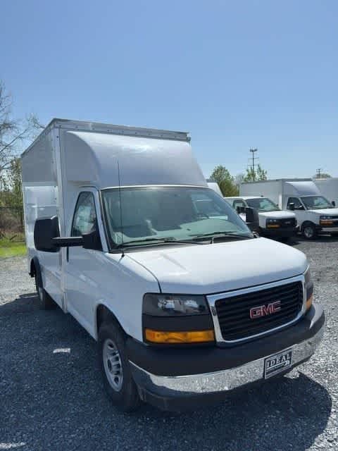 New 2025 GMC Savana 3500 w/ Power Convenience Package RWD image 3