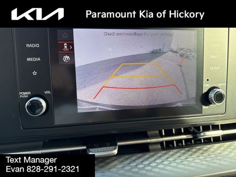 Used 2024 Kia Carnival LX image 26