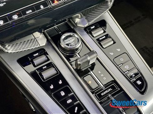 Used 2025 Aston Martin Vanquish RWD image 25