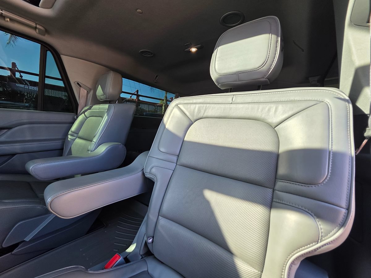 Used 2018 Lincoln Navigator L Select w/ Technology Package RWD image 27