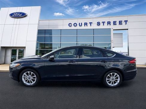 Certified 2020 Ford Fusion SE FWD image 4