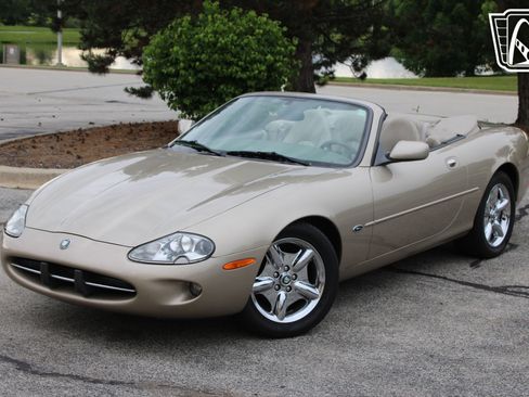Used 1999 Jaguar XK8 Convertible RWD image 18