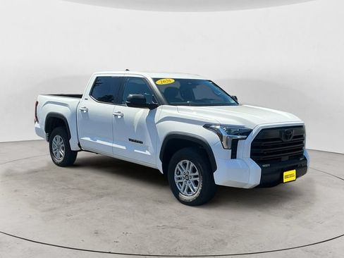 Used 2026 Toyota Tundra SR5 w/ SR5 Premium Package AWD/4WD image 7
