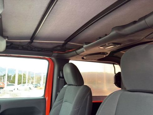 Used 2018 Jeep Wrangler Sport image 21