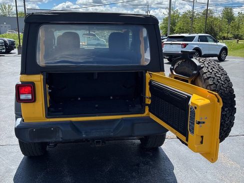 Used 2019 Jeep Wrangler Sport AWD/4WD image 21