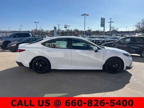 New 2026 Toyota Camry SE image 4