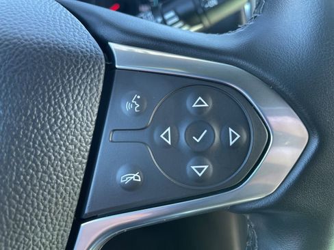 Used 2023 Chevrolet Traverse LT image 15