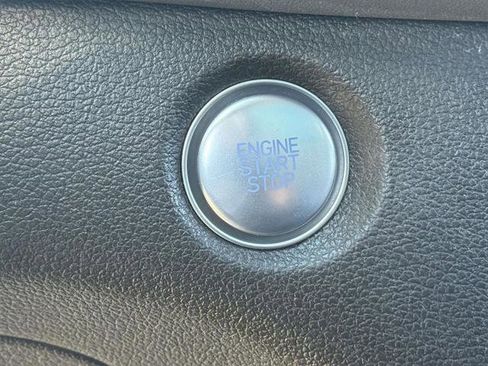 Used 2020 Hyundai Santa Fe SEL image 25