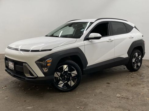 Used 2024 Hyundai Kona SEL image 1