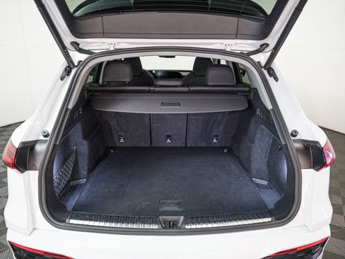 Certified 2025 Audi Q5 Prestige image 8