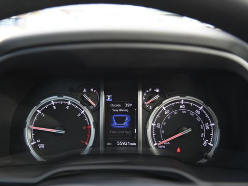 Used 2021 Toyota 4Runner Venture w/ Moonroof Package image 25