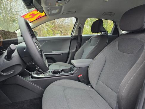 Used 2025 Kia K4 LXS image 12