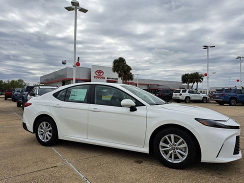 New 2026 Toyota Camry LE image 3