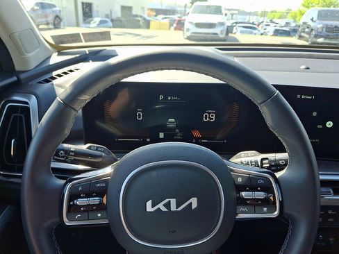 Used 2025 Kia Sorento S AWD/4WD image 17