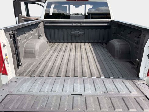 Used 2025 Chevrolet Silverado 1500 High Country w/ Technology Package AWD/4WD image 19