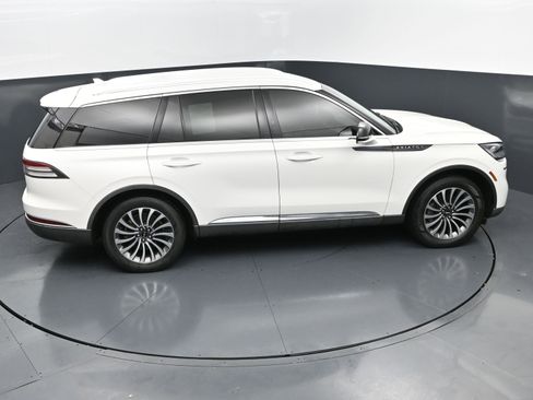Used 2020 Lincoln Aviator Reserve w/ Elements Package Plus AWD/4WD image 32