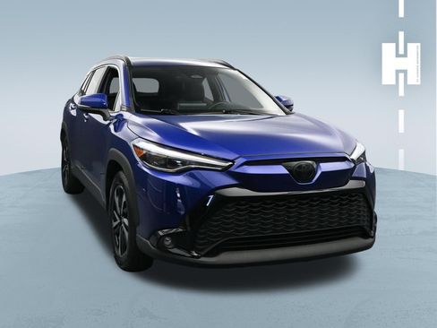 Used 2023 Toyota Corolla Cross AWD Hybrid w/ Convenience Package image 2